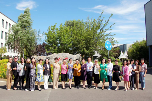 深圳市女企业家代表到bat365集团考察调研